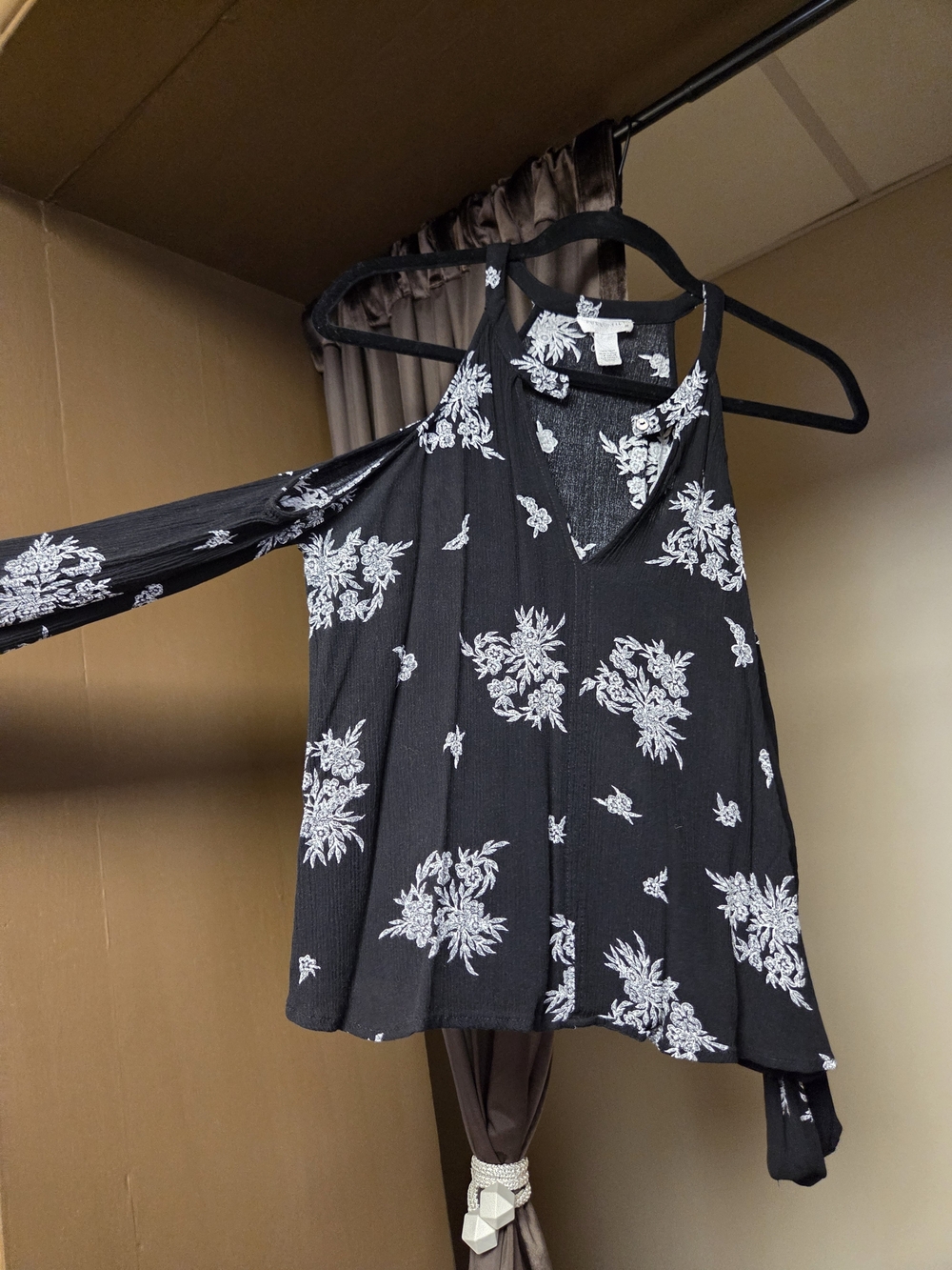 Full Tilt Black Floral Cold-Shoulder V-Neck Top
